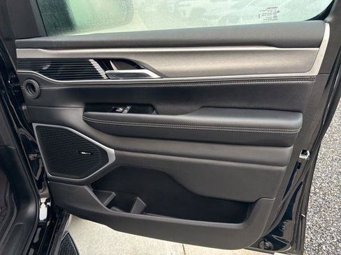 New 2026 Jeep Grand Wagoneer 4WD image 37