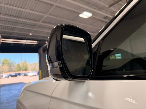 Used 2024 Jeep Grand Cherokee L Summit AWD/4WD image 15