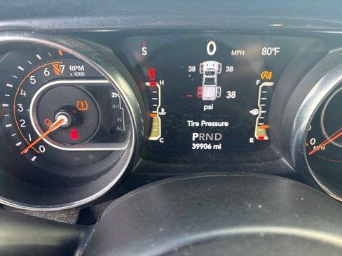 Used 2022 Jeep Gladiator Sport AWD/4WD image 9