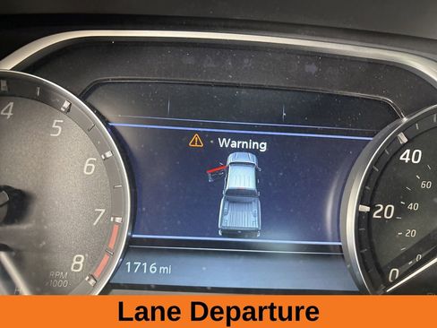 Used 2025 Nissan Frontier SV image 13