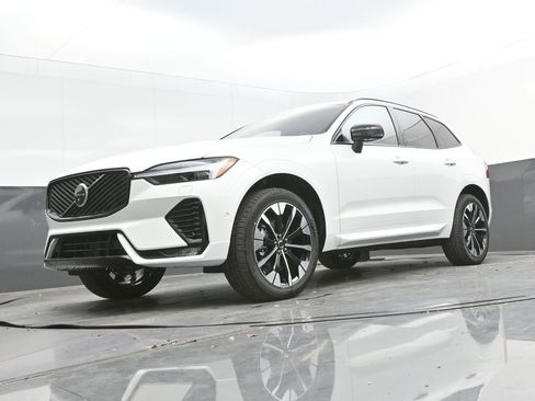 New 2026 Volvo XC60 B5 Plus w/ Protection Package Premier AWD/4WD image 30