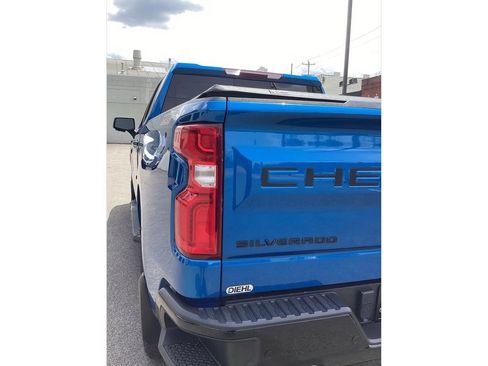 Used 2022 Chevrolet Silverado 1500 LT Trail Boss w/ LT Trail Boss Premium Package AWD/4WD image 28