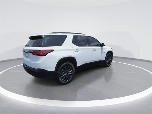 Used 2024 Chevrolet Traverse RS image 8