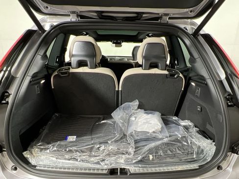 New 2026 Volvo XC90 B6 Plus w/ Protection Package Premier AWD/4WD image 19