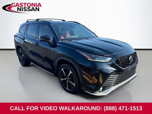 Used 2021 Toyota Highlander XSE image 1