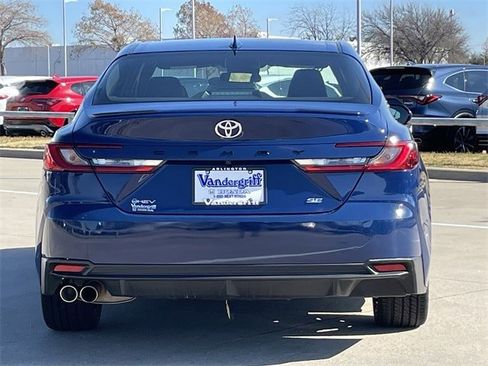 Used 2025 Toyota Camry SE image 5