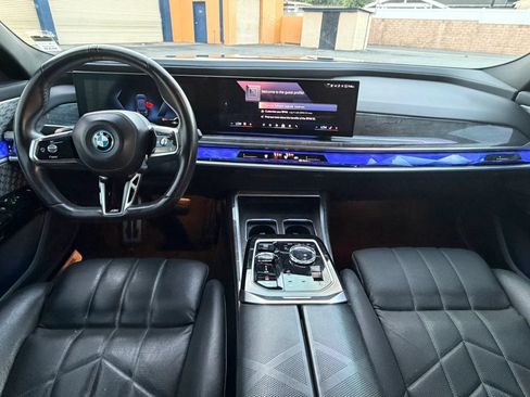 Used 2024 BMW i7 eDrive50 w/ M Sport Package RWD image 24