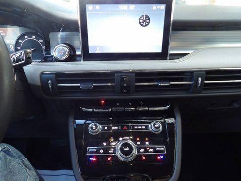 Used 2022 Lincoln Corsair Standard 4dr SUV image 33