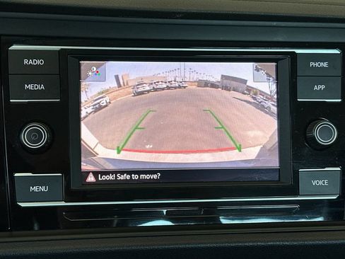 Used 2024 Volkswagen Jetta SE FWD image 17