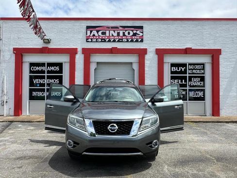 Used 2015 Nissan Pathfinder Platinum w/ Family Entertainment Package image 34