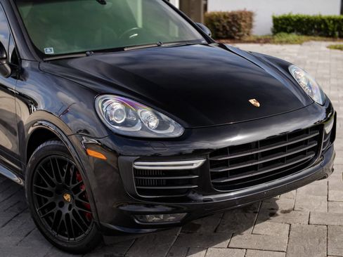 Used 2016 Porsche Cayenne GTS AWD/4WD image 2
