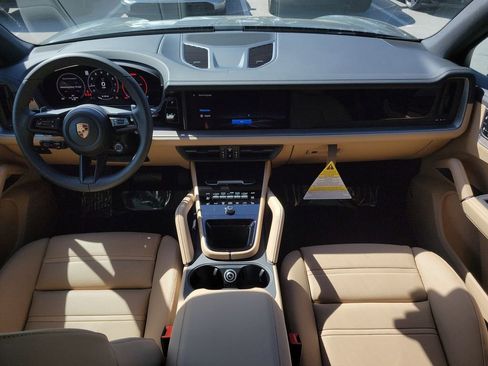 New 2026 Porsche Cayenne Base image 20