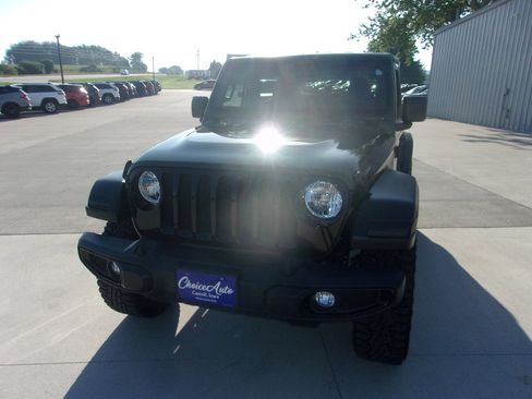 Used 2021 Jeep Wrangler Sport AWD/4WD image 5