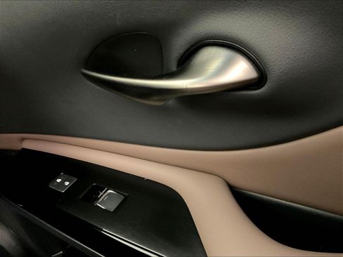 Used 2022 Lexus ES 350 w/ Accessory Package FWD image 39