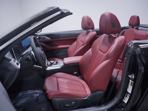 Used 2025 BMW 430i Convertible w/ Convenience Package image 11