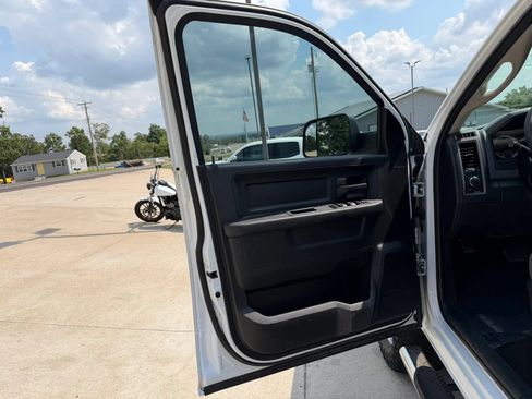 Used 2018 RAM 3500 Tradesman w/ Chrome Appearance Group AWD/4WD image 13
