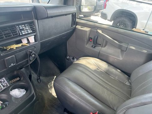 Used 2024 Chevrolet Express 2500 w/ Driver Convenience Package RWD image 6