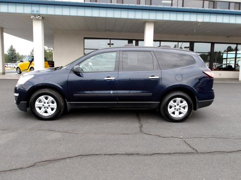 Used 2016 Chevrolet Traverse LS image 2