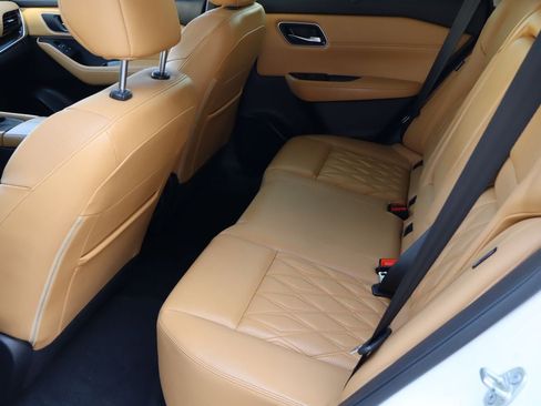 Used 2023 Nissan Rogue Platinum w/ Platinum Premium Package FWD image 6
