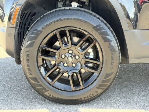 Used 2025 Land Rover Defender 110 S AWD/4WD image 32