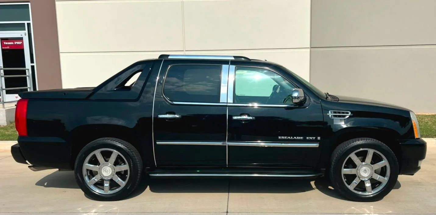 Used 2007 Cadillac Escalade EXT w/ Information Package AWD/4WD image 8