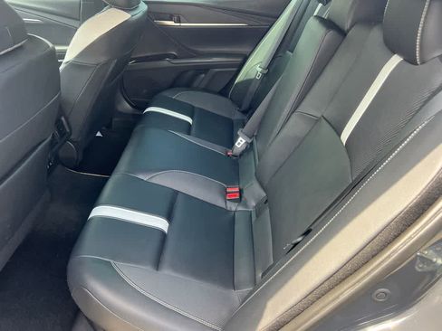 Used 2025 Toyota Camry SE w/ Convenience Package FWD image 19