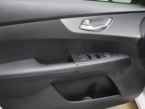 Used 2023 Kia Forte LXS w/ LXS Technology Package FWD image 15
