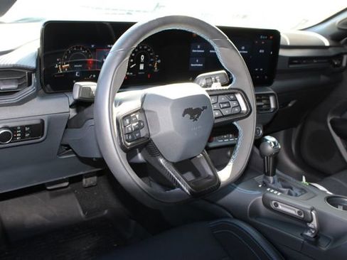 Used 2025 Ford Mustang Dark Horse image 9