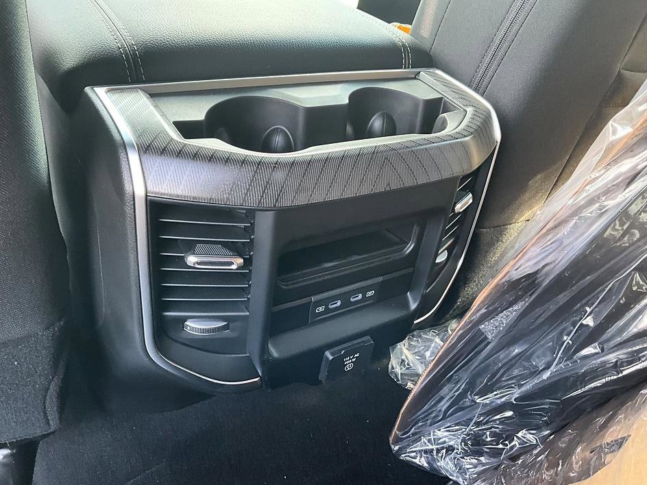 New 2026 RAM 3500 Big Horn AWD/4WD image 31