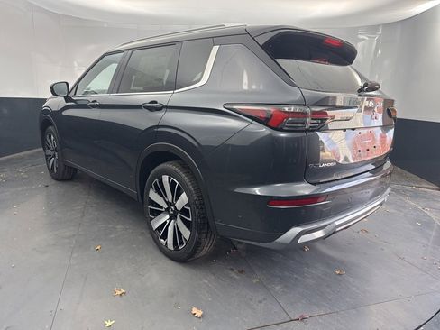 New 2025 Mitsubishi Outlander SEL image 5