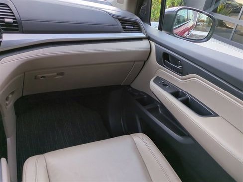 Used 2023 Honda Odyssey EX-L image 16