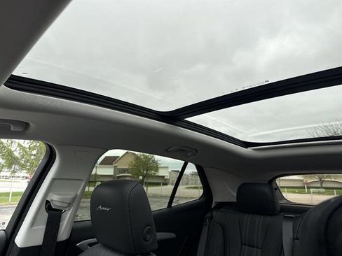 Used 2025 Buick Envision Avenir AWD/4WD image 44