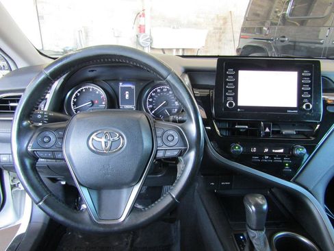 Used 2021 Toyota Camry SE FWD image 15