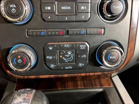 Used 2015 Ford Expedition EL Platinum RWD image 19