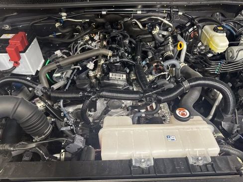 Used 2025 Toyota 4Runner TRD Off-Road image 9