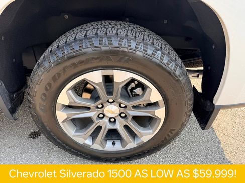 Used 2025 Chevrolet Silverado 1500 High Country w/ Technology Package AWD/4WD image 35