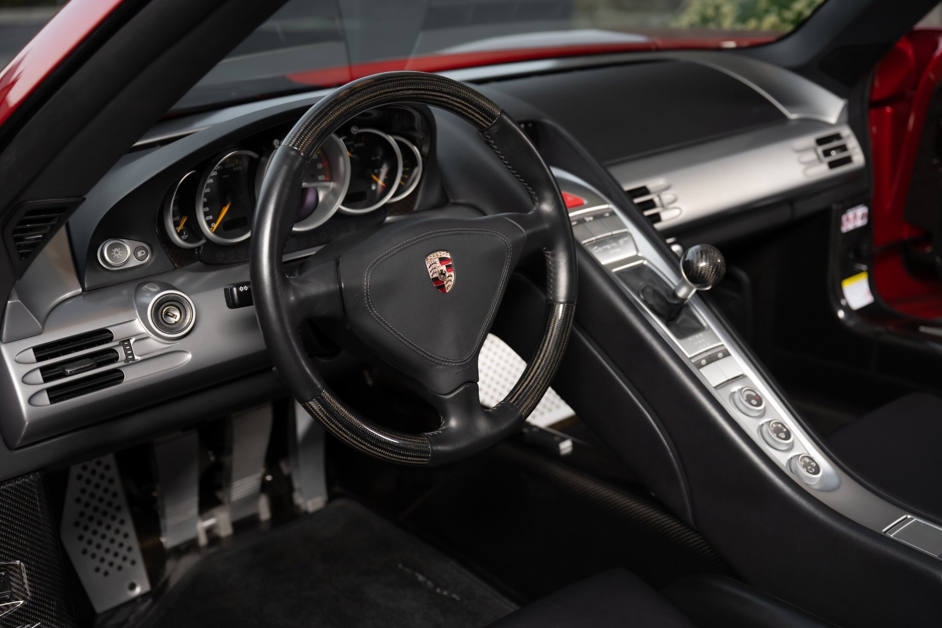 Used 2005 Porsche Carrera GT RWD image 38