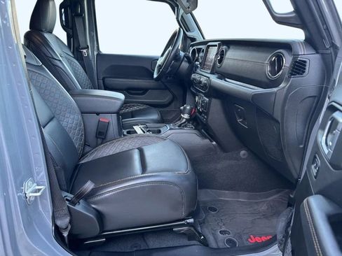 Used 2023 Jeep Wrangler Unlimited Sahara AWD/4WD image 28