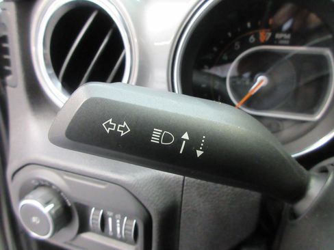 Used 2021 Jeep Wrangler Unlimited Sahara w/ LED Lighting Group AWD/4WD image 23