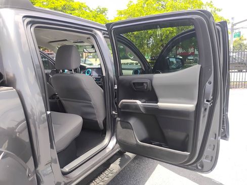 Used 2021 Toyota Tacoma SR5 RWD image 27