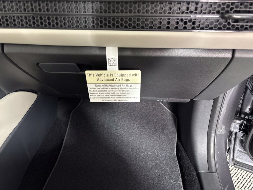 Used 2027 Honda HR-V LX image 16