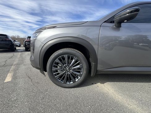 New 2026 Nissan Pathfinder SL image 10