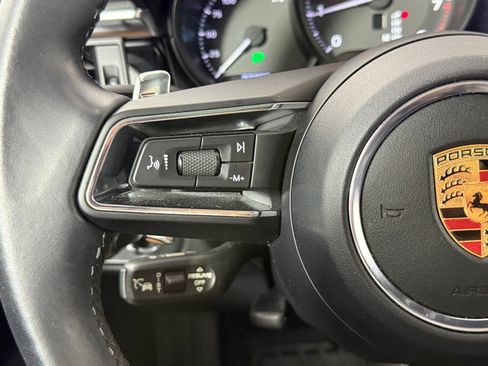Certified 2023 Porsche Macan AWD/4WD image 22