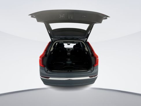 Used 2023 Volvo XC90 B6 Plus AWD/4WD image 23