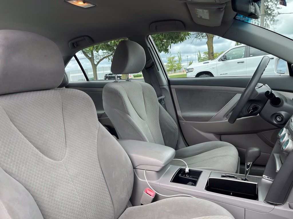 Used 2009 Toyota Camry LE FWD image 4