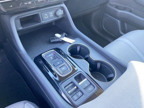 Used 2023 Honda Pilot LX image 40