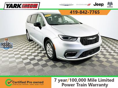 Certified 2024 Chrysler Pacifica Touring-L