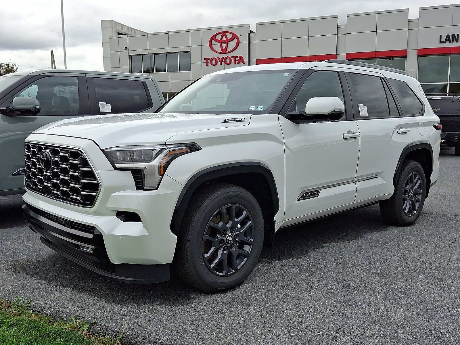 New 2026 Toyota Sequoia Platinum AWD/4WD image 3