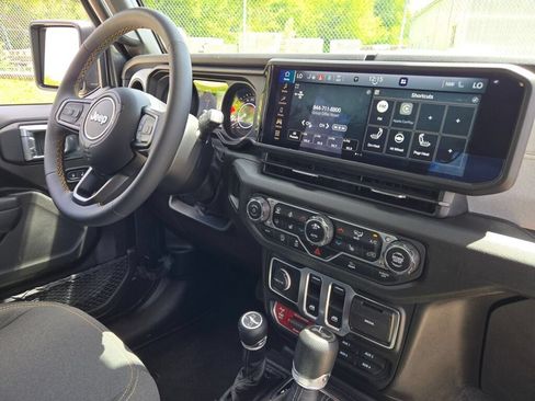 Used 2024 Jeep Wrangler Sport AWD/4WD image 8