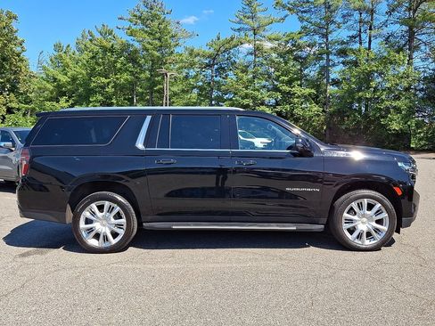 Certified 2024 Chevrolet Suburban High Country AWD/4WD image 7